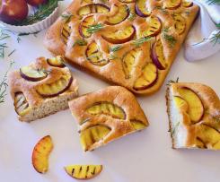 FOCACCIA DOLCE PESCHE GRIGLIATE E ROSMARINO