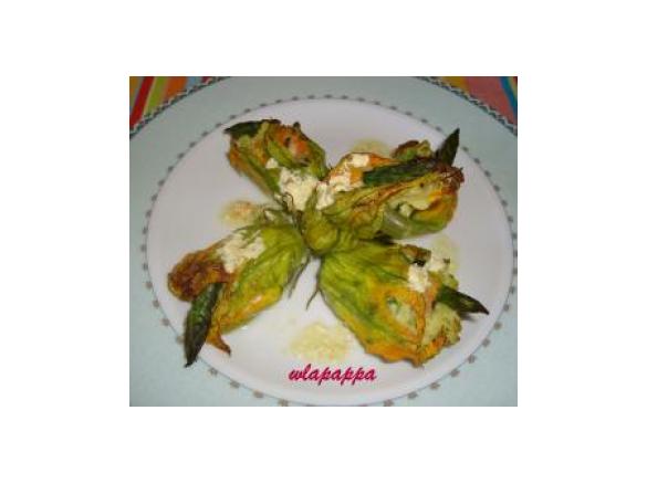 fiori di zucca con nasello e verdure