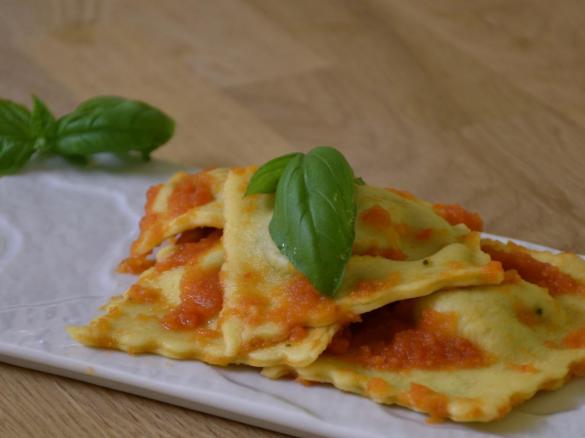 Ravioli ricotta e spinaci al pomodoro fresco "Contest pasta ripiena"