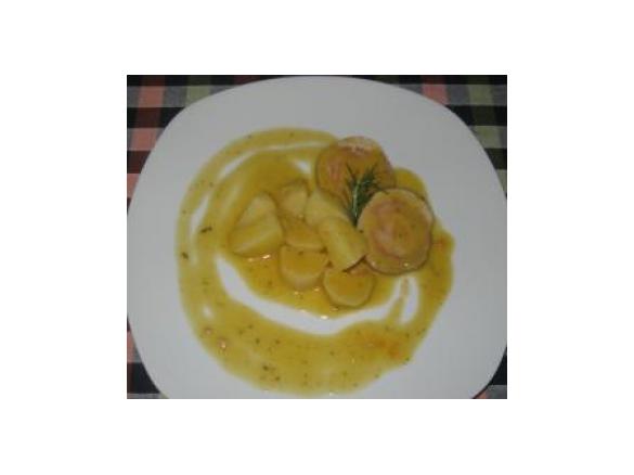 arrosto arrotolato a vapore con salsa alle verdure