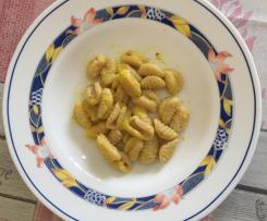 Gnocchetti di ceci e ricotta con crema di peperoni gialli