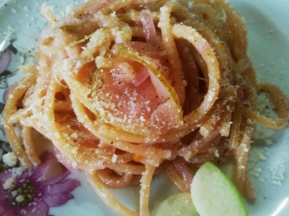 SPAGHETTI QUADRATI CON MELE E CIPOLLE DI TROPEA - Contest mele-