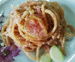 SPAGHETTI QUADRATI CON MELE E CIPOLLE DI TROPEA - Contest mele-