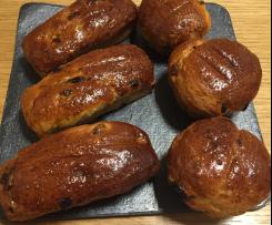 Pan brioche al curry e uva passa