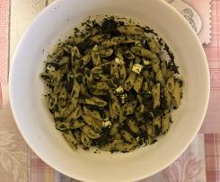 Pasta alla crema di cavolo nero e feta