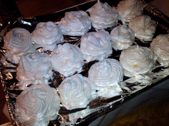 MERINGHE ALLA NOCCIOLA E CIOCCOLATO