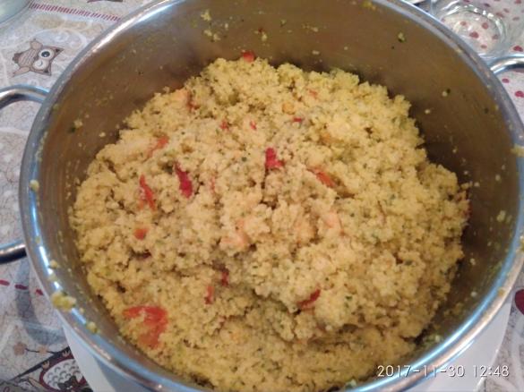 COUS COUS CON GAMBERETTI ZUCCHINE E CURCUMA