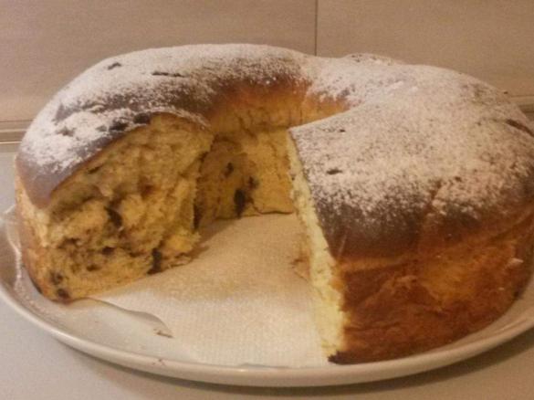 Ciambellone di pane dolce soffice 