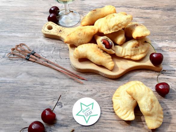 Mini panzerotti con gorgonzola e ciliegie (contest ciliegie)