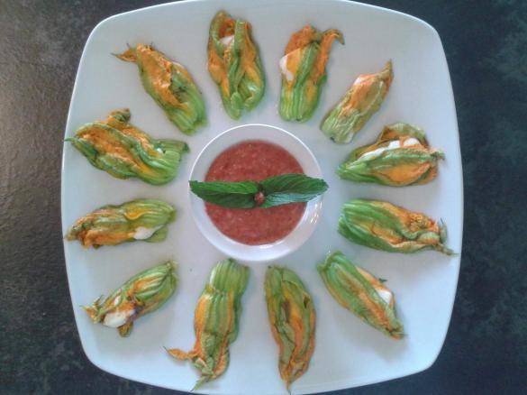 FIORI DI ZUCCA RIPIENI CON SALSA AL BALSAMICO