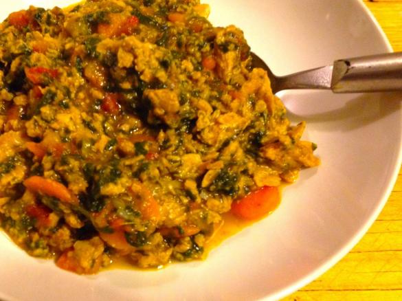 Spezzatino di soia con carote e spinaci