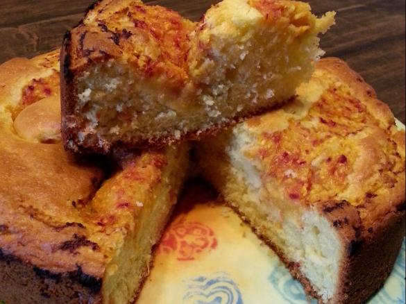 Torta soffice con mousse di pesche