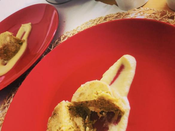 Sformatini di zucca col cuore di philadelpia su vellutata di verza