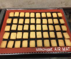 Biscottini di frolla di farina di riso e fava tonka