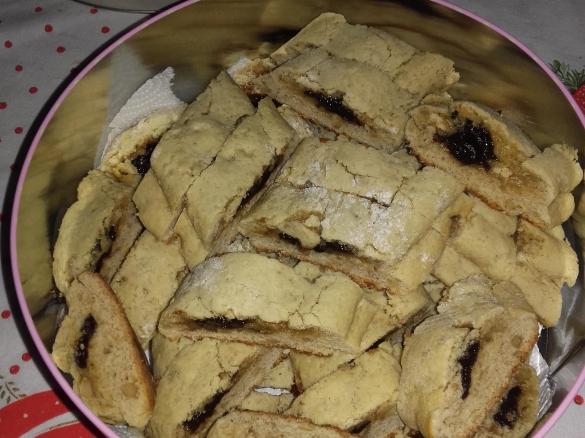 Biscotti ripieni di marmellata