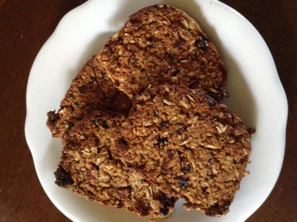 Biscotti light integrali con avena, nocciole, frutta