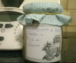 Marmellata di mele golden e fiori di lavanda