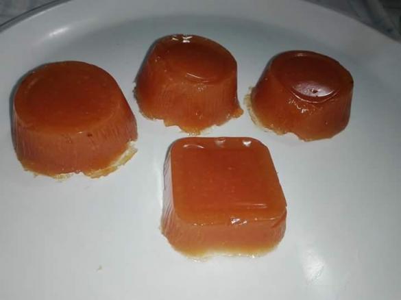 Marmellata di mele cotogne in forme