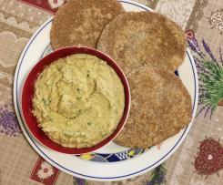 Pane integrale con crema al basilico