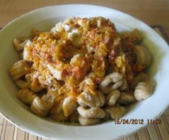 Gnocchi di fagioli con ragù di salsiccia e verza