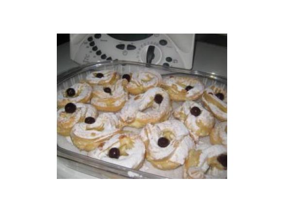 Zeppole al forno con crema aromatizzata al rhum