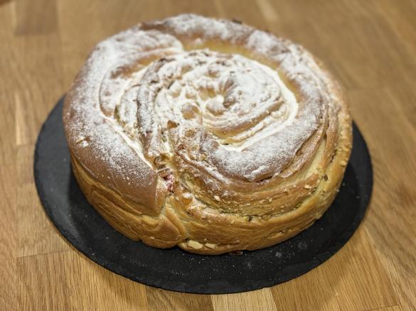 Focaccia dolce arrotolata