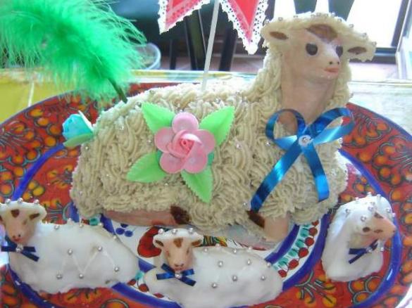 Agnello Pasquale di Favara (AG) con pasta reale e pistacchio