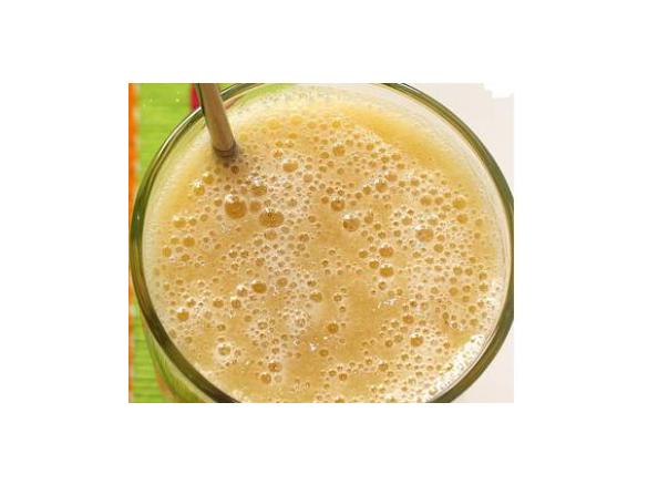 Succo di mela, banana e agrumi