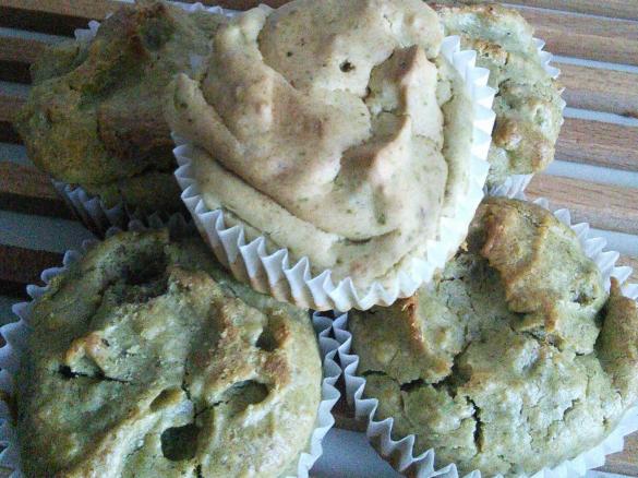 muffin con pesto e frutta secca