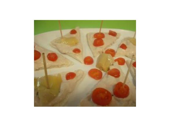 Tartine alla mousse di carciofini e tonno