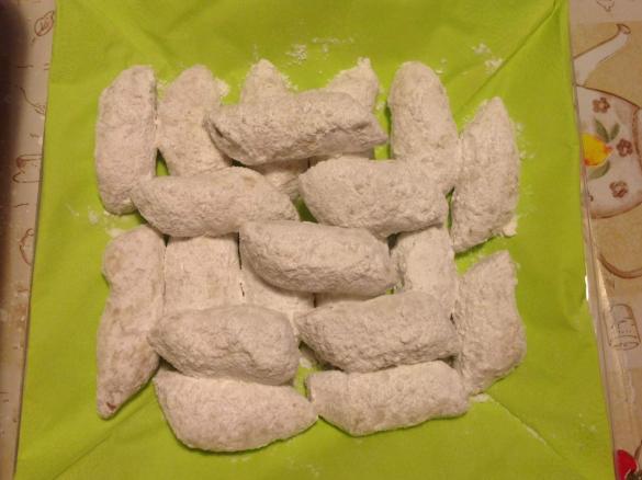 Biscotti alle mandorle - Buonissimi per le feste (Kourambiedes)