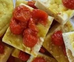 Focaccia pomodorini e curcuma