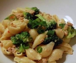 Lumaconi (pasta grossa) broccoletti e patate.