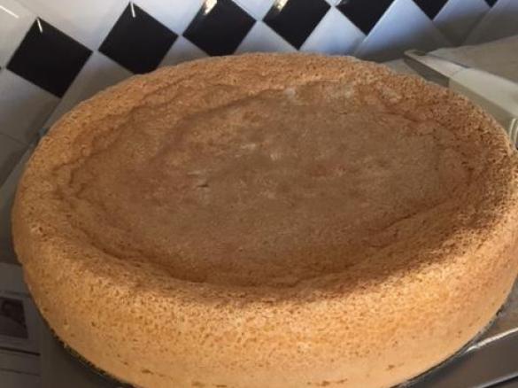 Pane di Spagna senza albumi