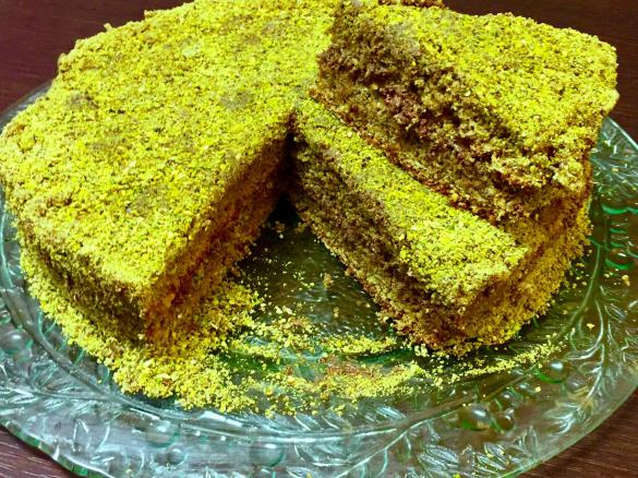 Torta al pistacchio farcita di nutella