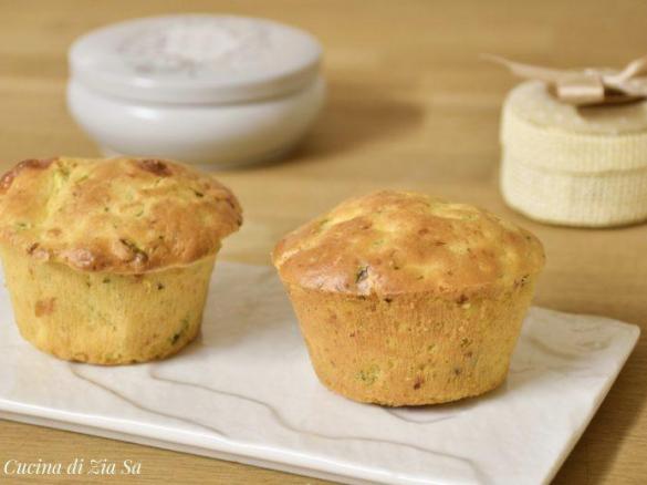 Muffin alle zucchine e scamorza
