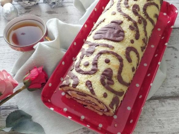 Rotolo dolce con decori senza glutine