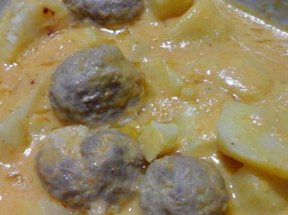 Cottura multipla :Polpette di carne con contorno di patate