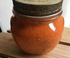 Sugo ai Peperoni Rossi e Mandorle