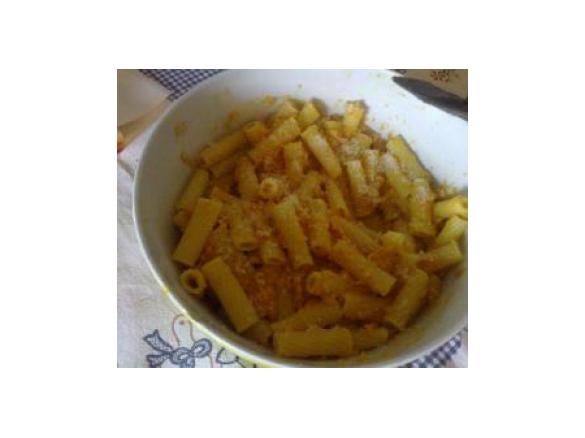 Rigatoni con crema di zucca, zafferano e pancetta