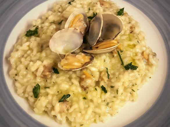 Risotto con vongole, timo e limone.
