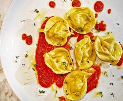 Ravioli ai gamberoni con crema fredda di pomodorini confit