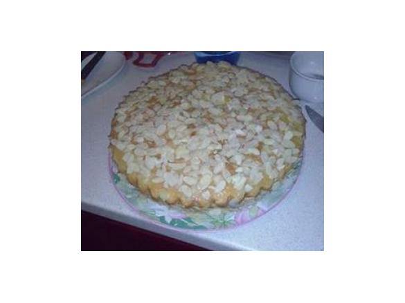 Torta alla crema di mandorle