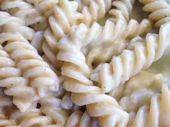 Fusilli con pesto di zucchine light
