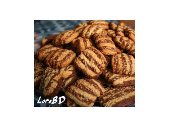 Biscotti rigati bianchi e neri