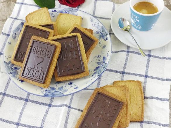 BISCOTTI CON TAVOLETTA DI CIOCCOLATO SENZA GLUTINE contest merende