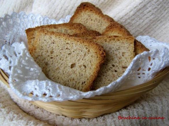 Fette biscottate integrali con lievito naturale