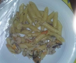 Pennette ai frutti di mare e crema di frutti di mare