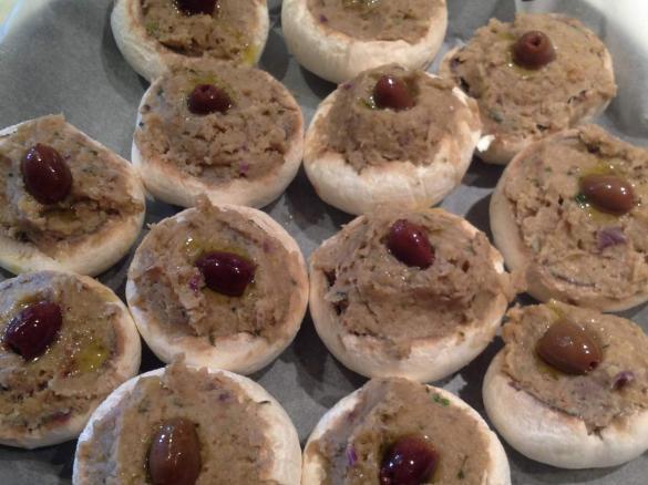 Funghi ripieni melanzana e noci