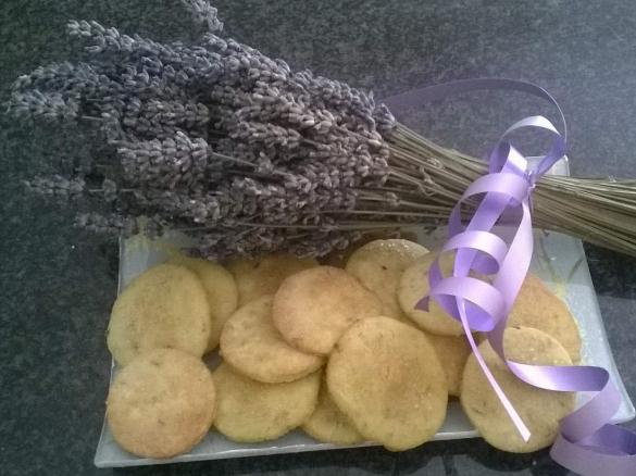 Biscotti al Burro Salato aromatizzati alla Lavanda